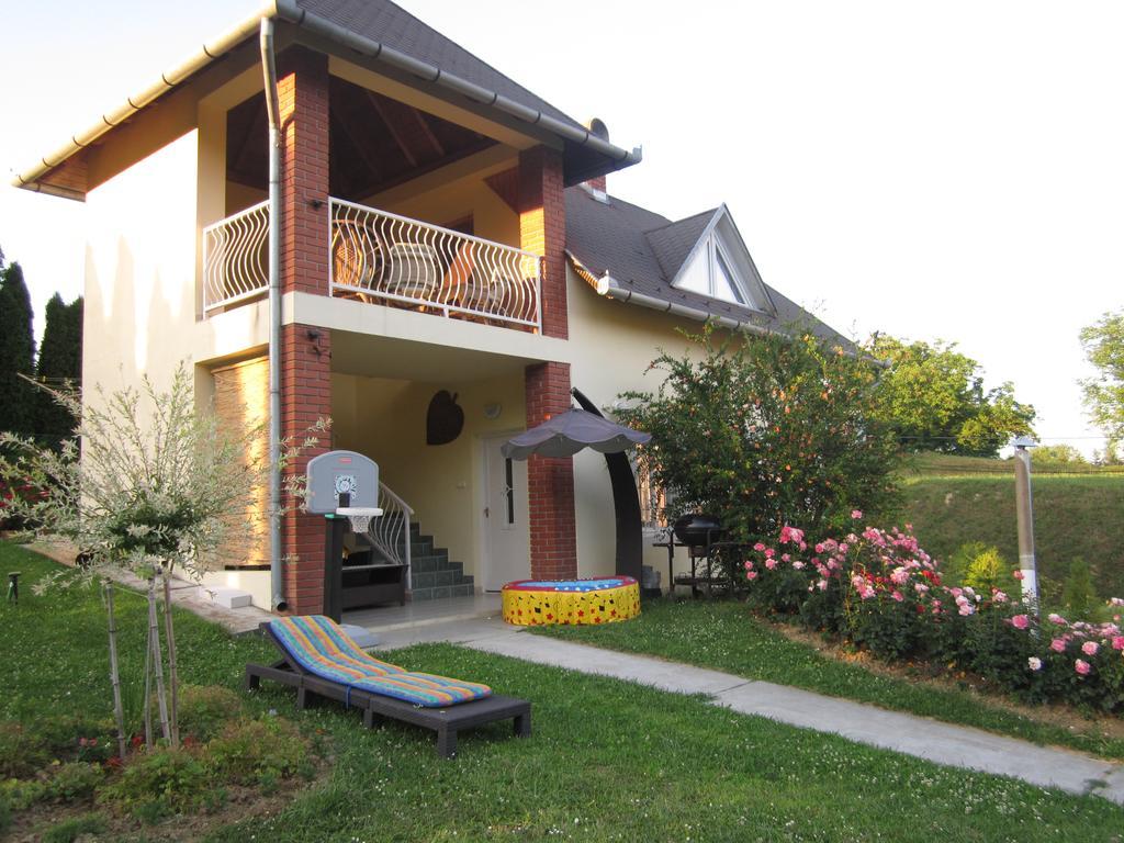 Rózsadomb Apartman Zalakaros Exterior foto